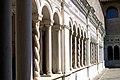Columnas salomónicas y otras variantes fantasiosas en el claustro de San Juan de Letrán, Roma, principios del siglo XIII
