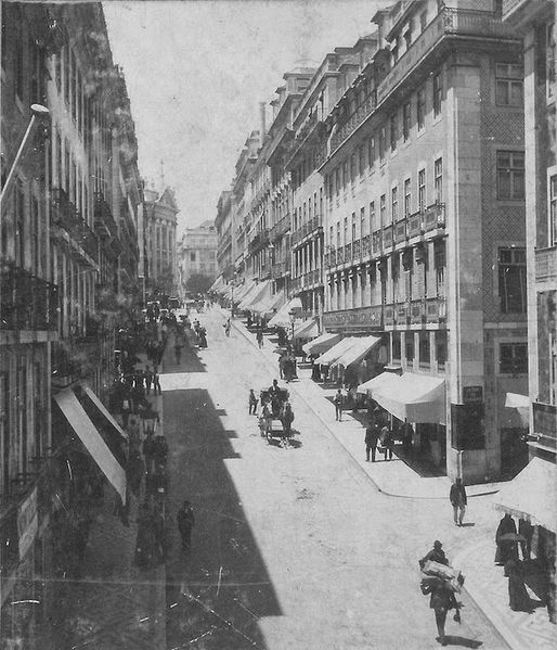 File:Rua Garret em meados de 1897, foto de M.Goulart.jpeg