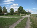 vor dem Spielplatz nordostwärts