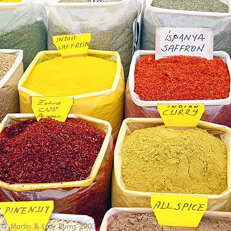 ไฟล์:Saffron_and_other_spices_at_a_Turkish_market.jpg
