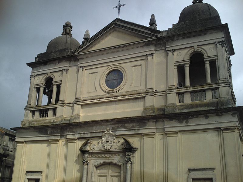 File:Santuario Basilica inferiore della Madonna di Monserrato.jpg