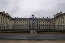 Saumur - Ecole de Cavalerie - Caserne grille Saumur - Ecole de Cavalerie - Caserne grille.jpg