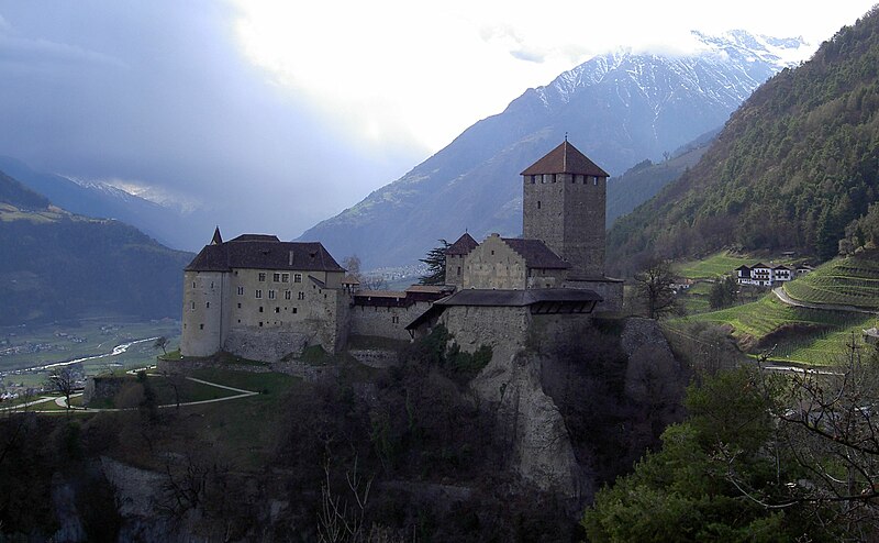 File:Schloss Tirol.jpg