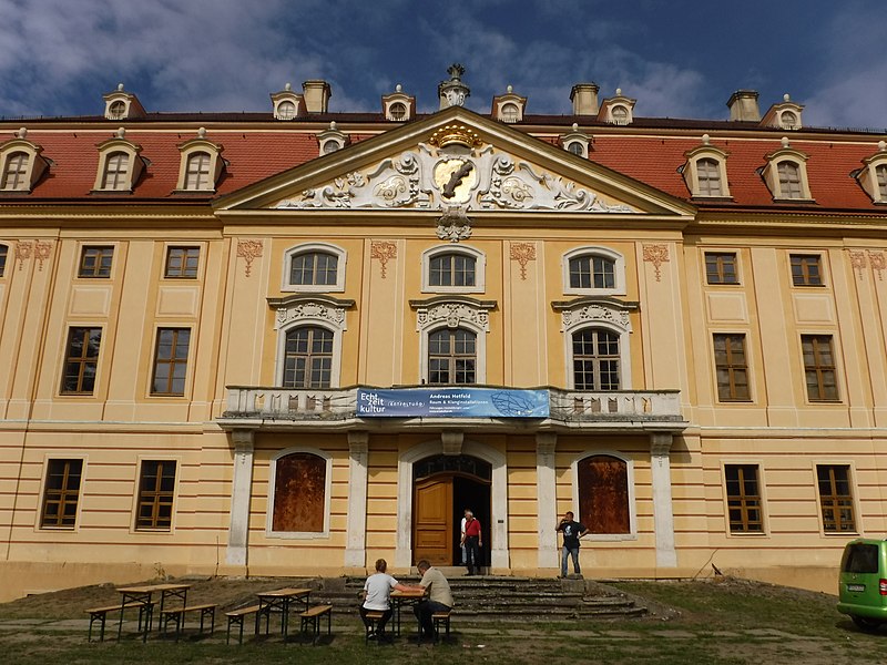 File:Schloss Wachau 21.jpg