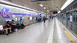 Seoul-metro-548-Gangdong-station-platform-20180915-082338.jpg