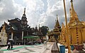 Shwedagon Pagoda 3, Yangon.jpg
