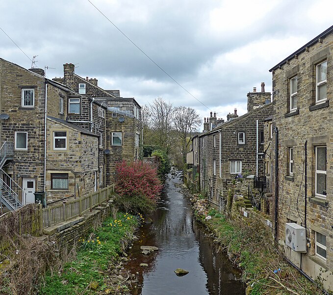 File:Silsden Beck (26373585562).jpg