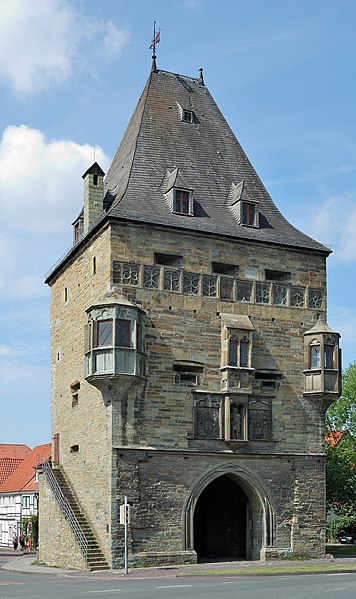 File:Soest-090822-10140-Osthofentor.jpg