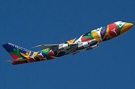 South African Airways B747-300 (ZS-SAJ) departing Perth Airport.jpg