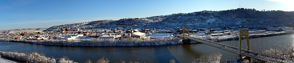 A panoramic view of the South Side (from the Birmingham Bridge on the far left to the Tenth Street Bridge on the right). The photograph was taken from