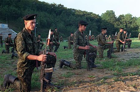 Tập_tin:Soviet_naval_infantrymen_DN-SC-91-02252.jpg