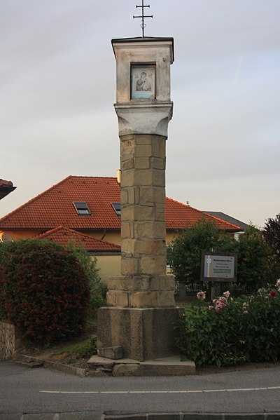 File:Spillern, Spielmannshansel-Kreuz.jpg