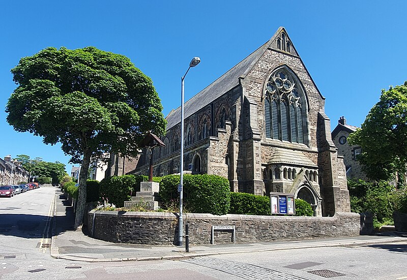File:St Andrews Church, Clinton Road, Redruth, Cornwall - June 2022.jpg