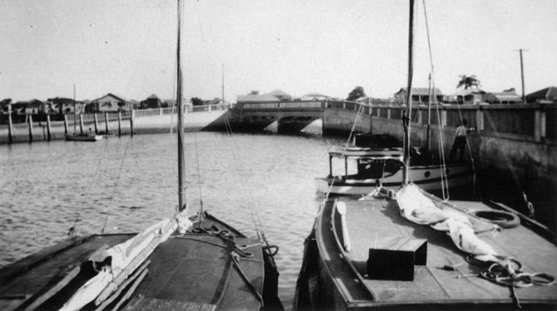 File:StateLibQld 1 138840 Looking towards the bridge over Wynnum Creek, ca. 1927.jpg