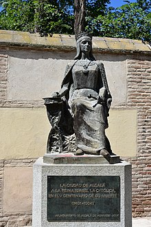 Statue of Isabel the Catholic in Alcala de Henares. Statue of Isabel the Catholic, Alcala de Henares (29406331415).jpg