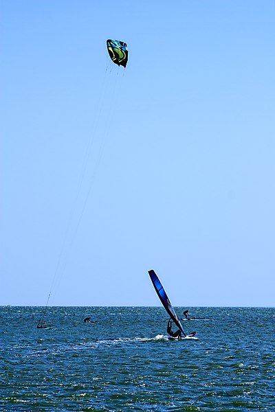 File:Surfing and kite in Russia.jpg