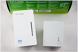 Boîtiers TP-Link : adaptateur (extender) CPL → Wi-Fi.