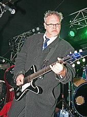 Smith performing with Cardiacs in 2007 Tim Smith of Cardiacs.jpg