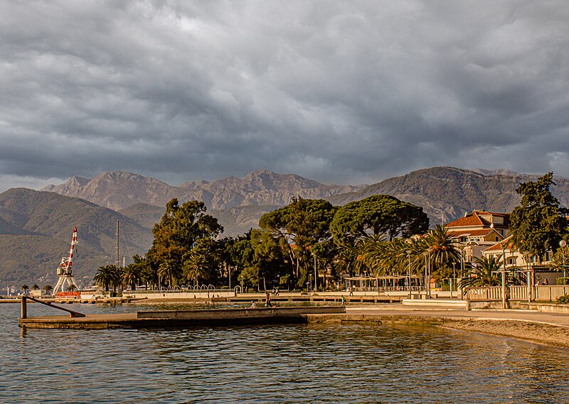 File:Tivat (11614512635).jpg