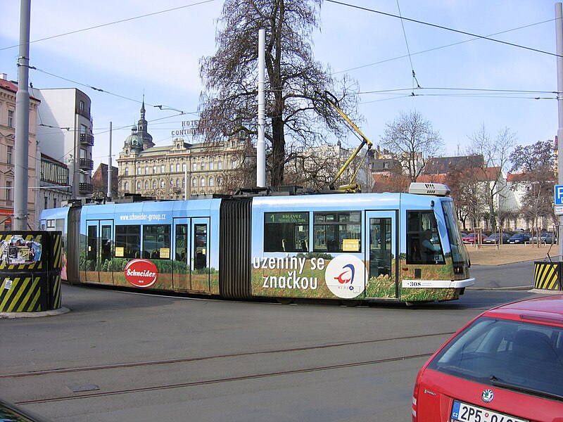 File:Tram Plzen 182.JPG