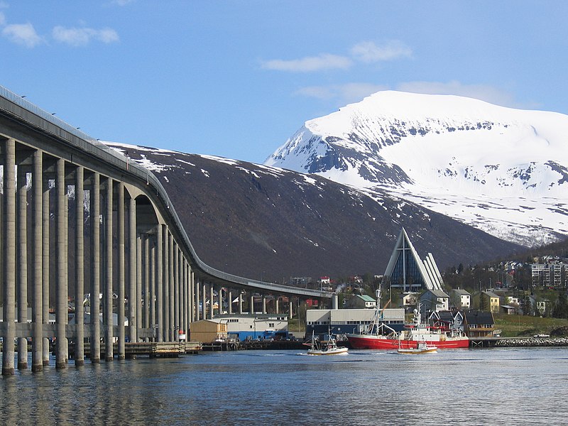 File:Tromsø brua katedralen tinden 1.JPG