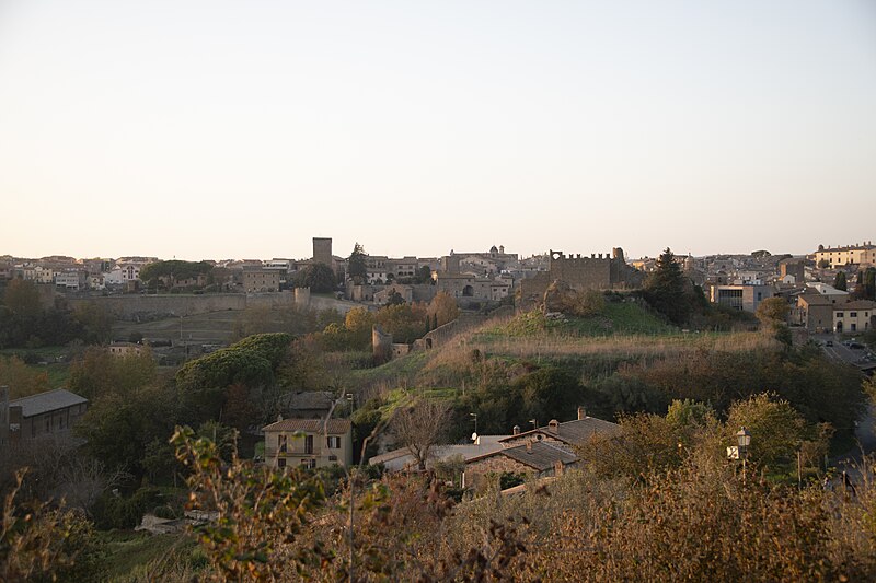 File:Tuscania Panorama.jpg