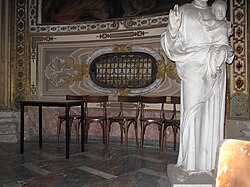 Wall with the Urn of Saint Dacius Urn of Saint Datium bishop of Milan.jpg