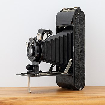 VARIO folding camera