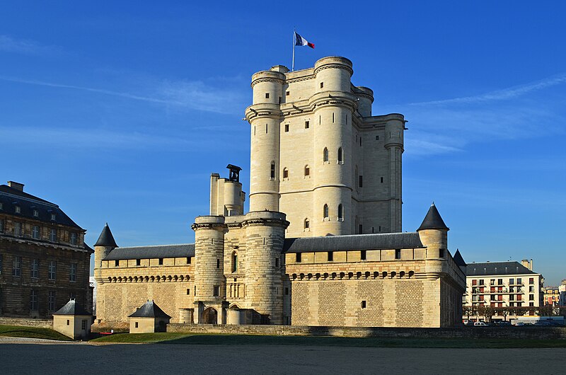 File:Vincennes - Chateau 01.jpg