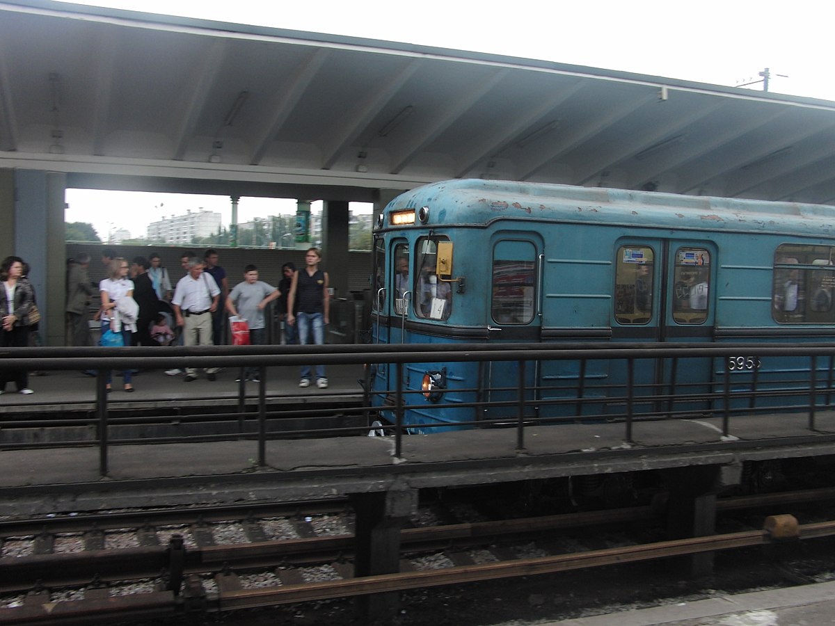 Автостанция Выхино. Выхино цимгигант. "Vykhino" Metro bekati. Moskva tomon ko'rinish.. 346 выхино коренево