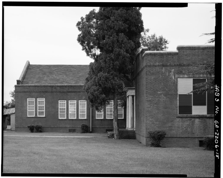 File:WEST SIDE OF AUDITORIUM, WEST SIDE OF WEST WING - Plains School, Bond Street (opposite Paschal Street), Plains, Sumter County, GA HABS GA,131-PLAIN,18-15.tif