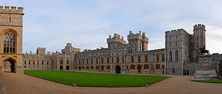 Fail:Windsor_Castle_Upper_Ward_Quadrangle_Corrected_2-_Nov_2006.jpg