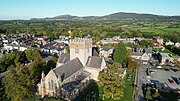 Thumbnail for File:Y Gadeirlan Llanelwy (cefndir morfa Rhuddlan - Bryniau Clwyd) - St Asaph with Bryniau Clwyd AONB in the background 16.jpg