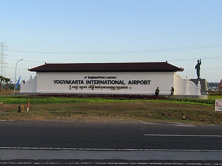 Fail:Yogyakarta_International_Airport_signage.jpg
