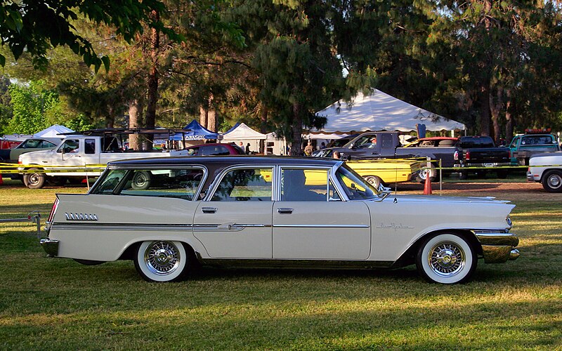 File:'58 Chrysler New Yorker Town & Country.jpg