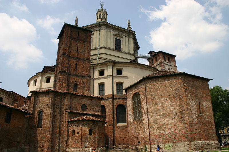 File:1571 - Milano - Absidi di san Lorenzo - Foto Giovanni Dall'Orto - 18-May-2007.jpg