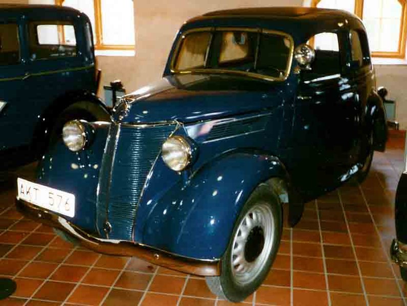 File:1938 Ford Eifel Tudor Sedan AKT576.jpg