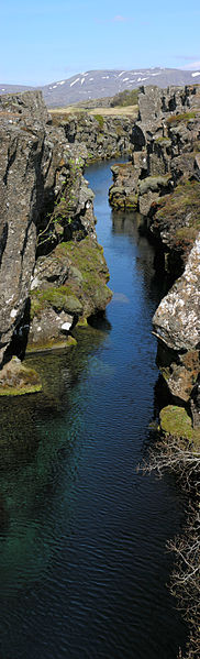 File:2008-05-25 07 Flosagjá at Þingvellir.jpg