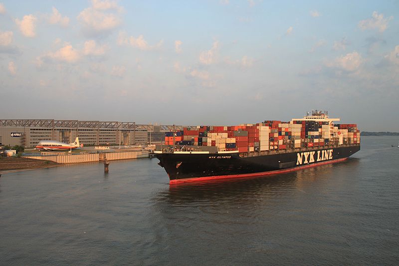 File:2015-07-04 NYK Olympus am Notliegeplatz vor dem Airbus-Werk Hamburg-Finkenwerder nach Maschinenausfall RB1796.jpg