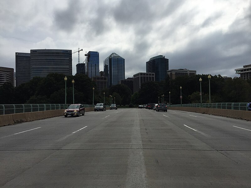 File:2016-10-07 14 51 13 View south along U.S. Route 29 (Francis Scott Key Bridge) crossing the Potomac River from Washington, D.C. to Arlington County, Virginia.jpg