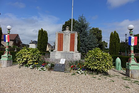 Monument aux morts (1921), Beaumont-le-Roger.