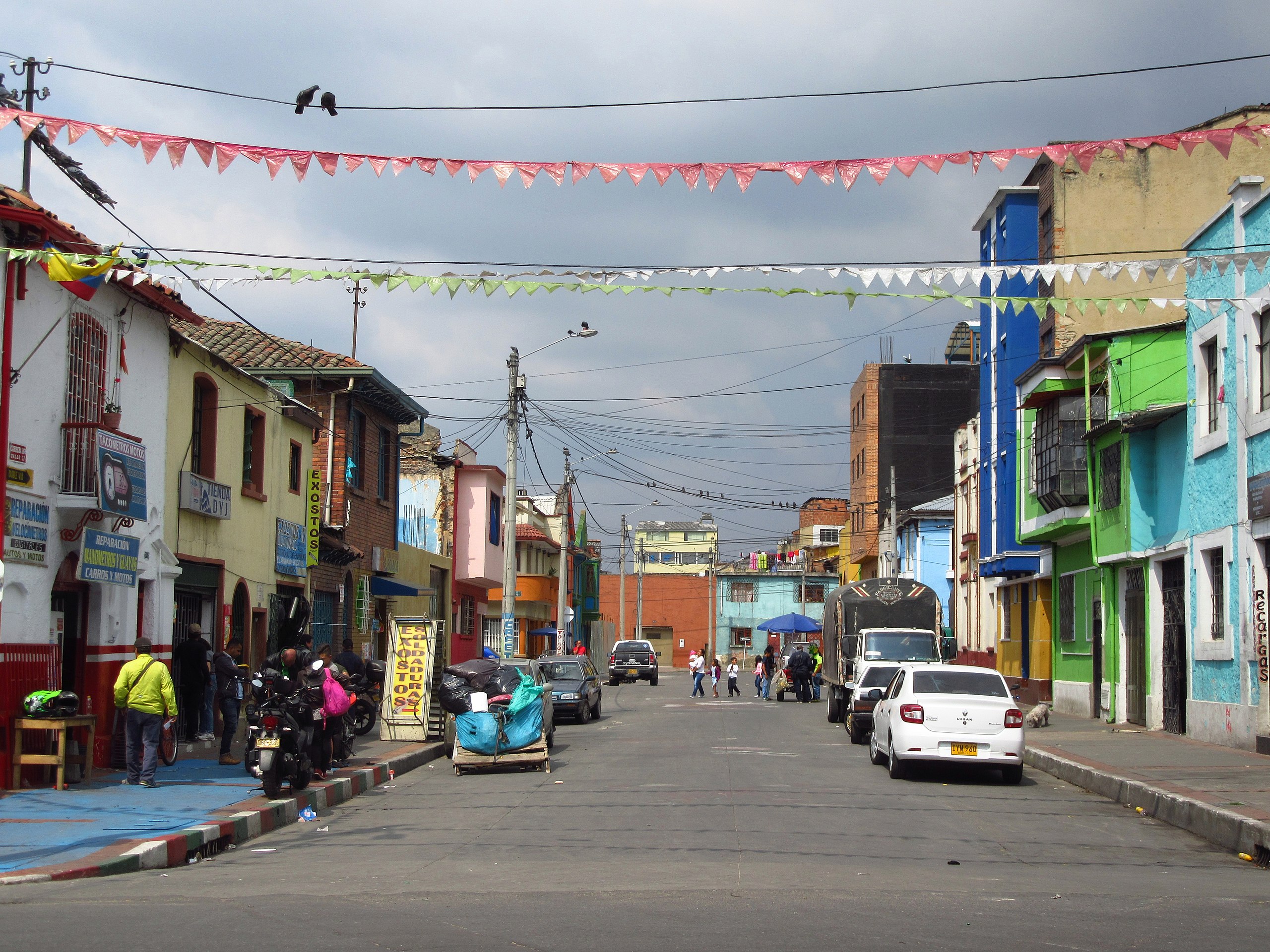 File:2017 Bogota Carrera 16 B con Calle 17 barrio La  -  Wikimedia Commons