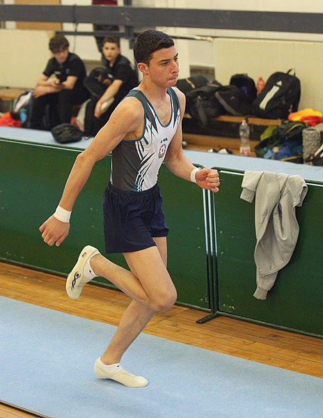 File:2019-05-25 Budapest Cup age group II all-around competition vault (Martin Rulsch) 19.jpg