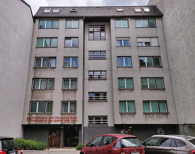 File:2020-05-29 Gemeindebau Grimmgasse 4.jpg