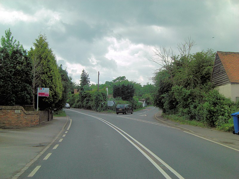 File:A330 junction with A3024 - geograph.org.uk - 3015189.jpg