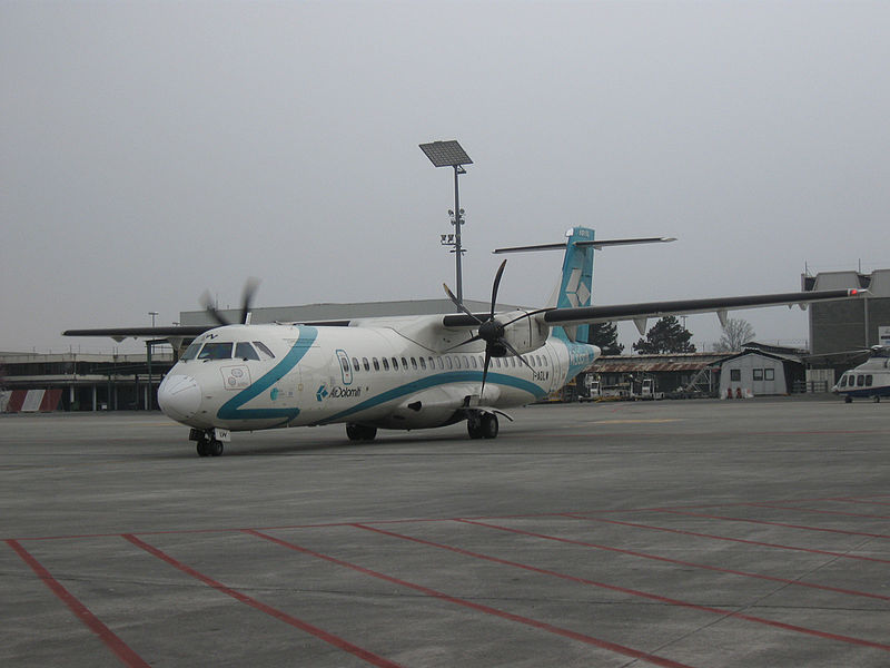 File:ATR 72-500 (7011832285).jpg