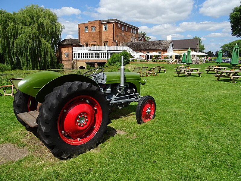 File:A Ferguson tractor and Arrow Mill Hotel - geograph.org.uk - 6206603.jpg