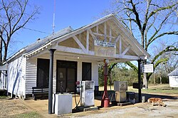 Abandoned gas station and store in Folsom, Perry County, Alabama.jpg