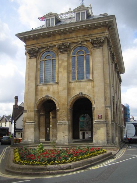 File:Abingdon, The County Hall - geograph.org.uk - 550052.jpg