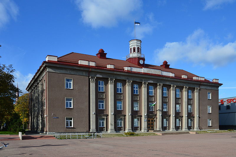 File:Administratiivhoone Jõhvis, 2014-09.JPG